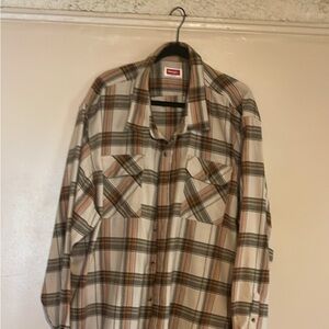 Wrangler Cream, Brown & Green Plaid Casual Button Down Shirt